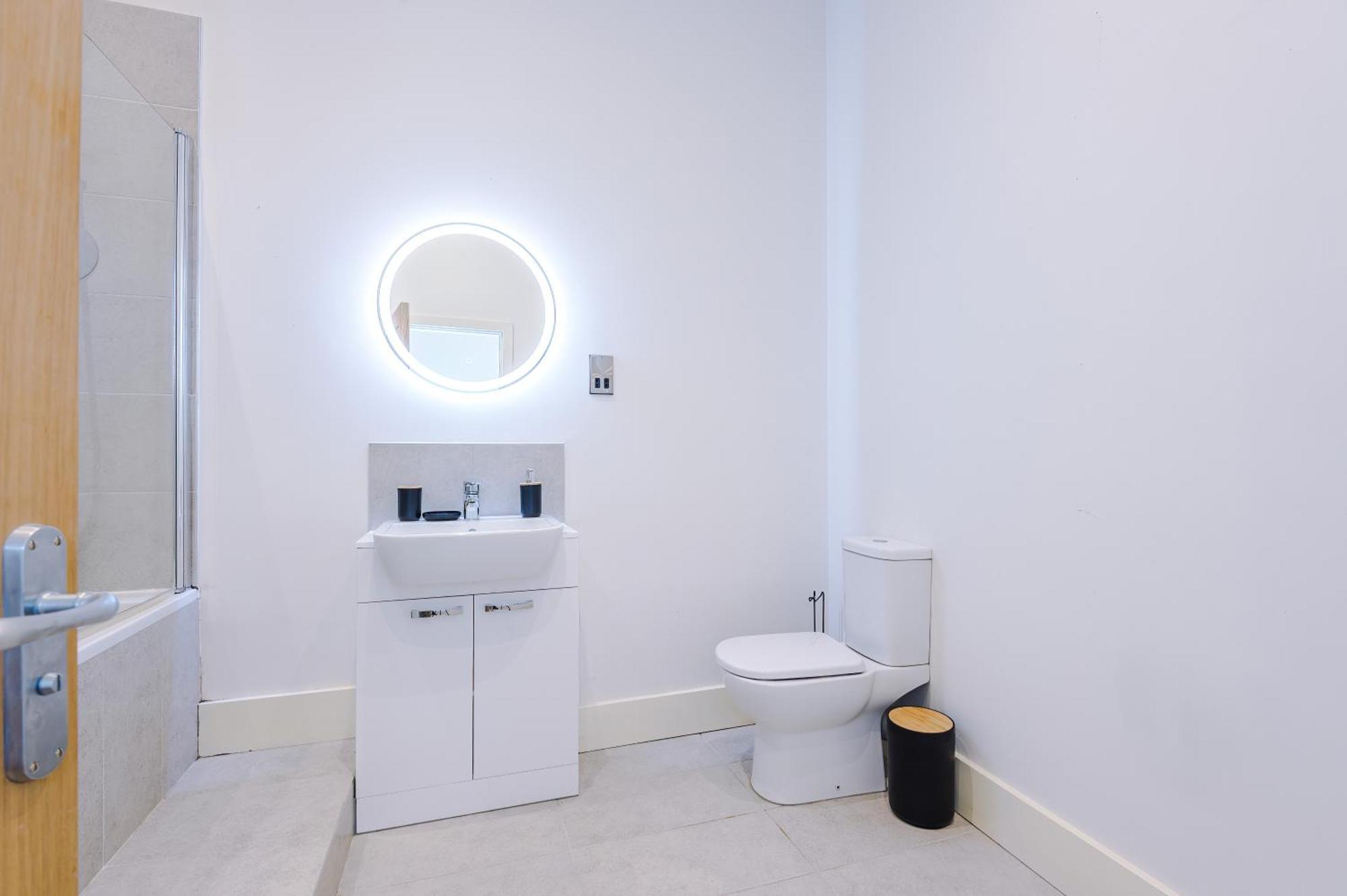 Charming 2 Bed In - Sleeps 6 Appartement